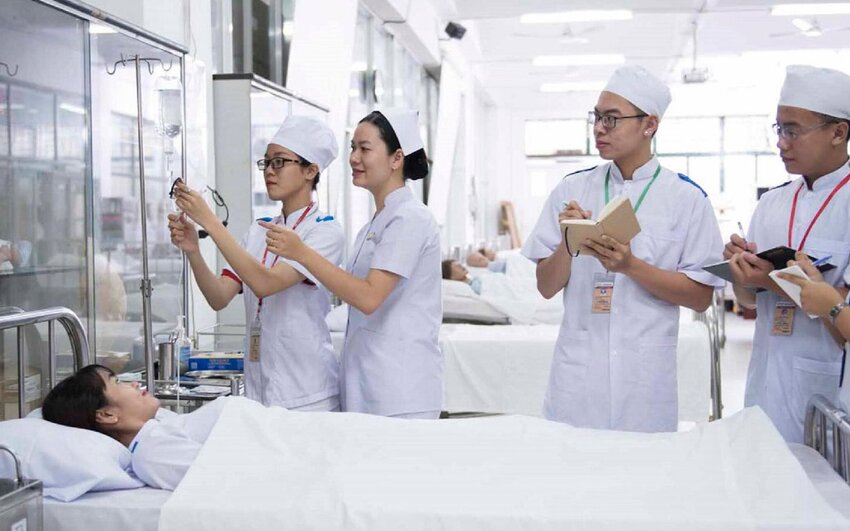 Nhóm ngành Điều dưỡng, Chăm sóc sức khoẻ