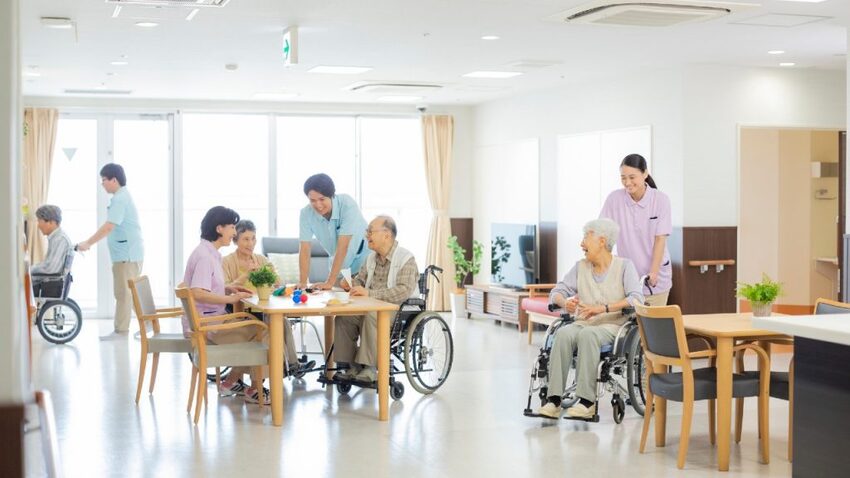 Điều dưỡng – ngành nghề thiết yếu và dễ định cư